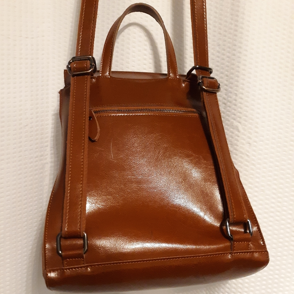 Backpack/Purse. Leather. Amazon. - Picture 3 of 7